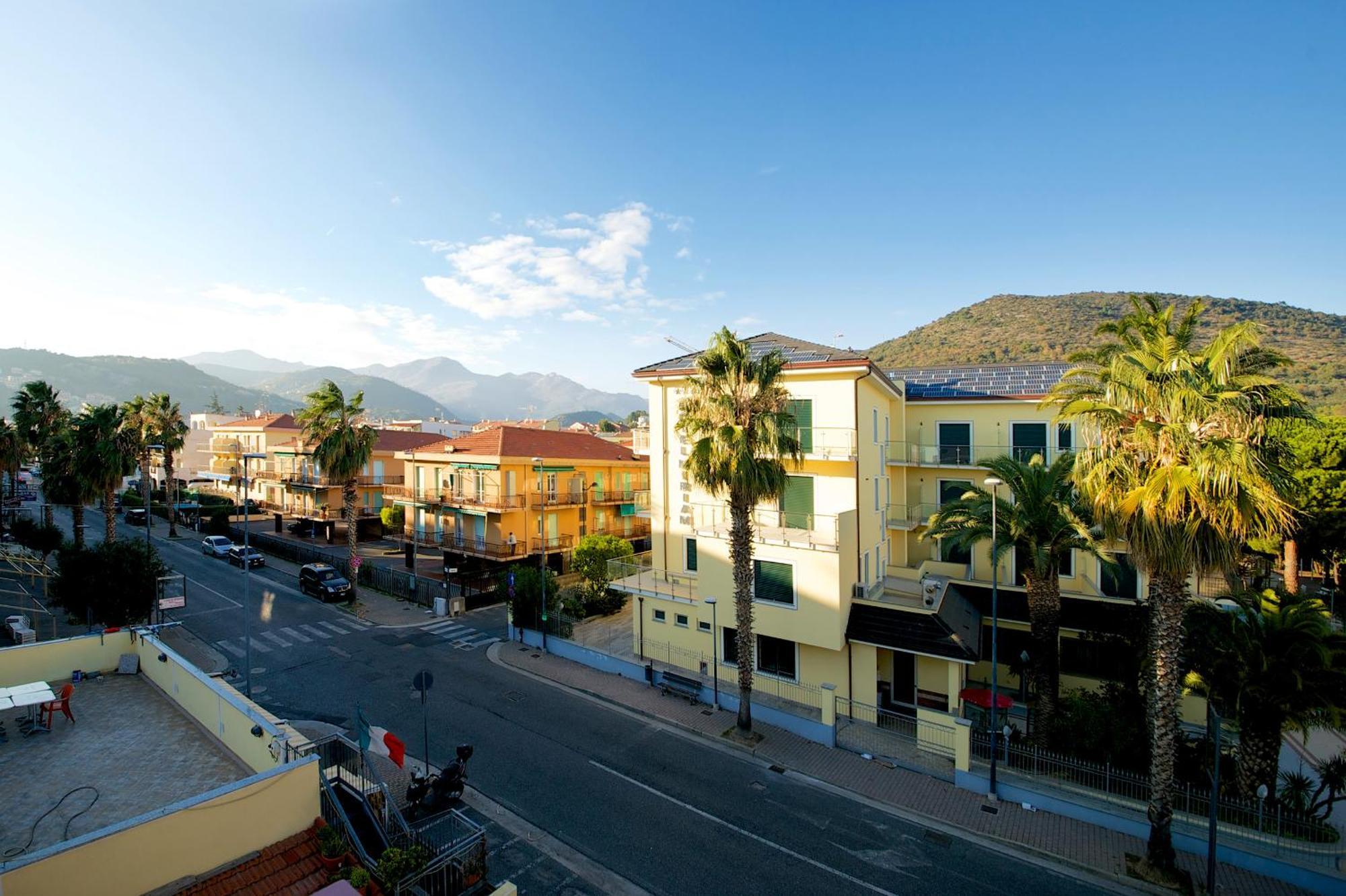 Fornaci 9 Rivieraholiday Pietra Ligure Exterior foto